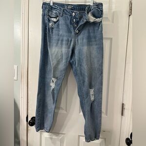 Light Wash Distressed Women’s Jeans